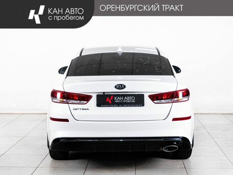2019 Kia Optima IV Рестайлинг, белый, 1750000 рублей, вид 4
