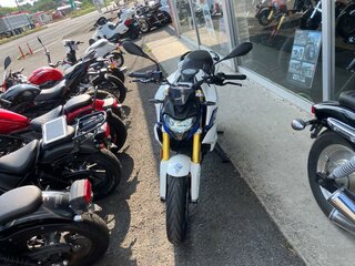 2021 BMW G 310 R, белый, 449000 рублей, вид 3