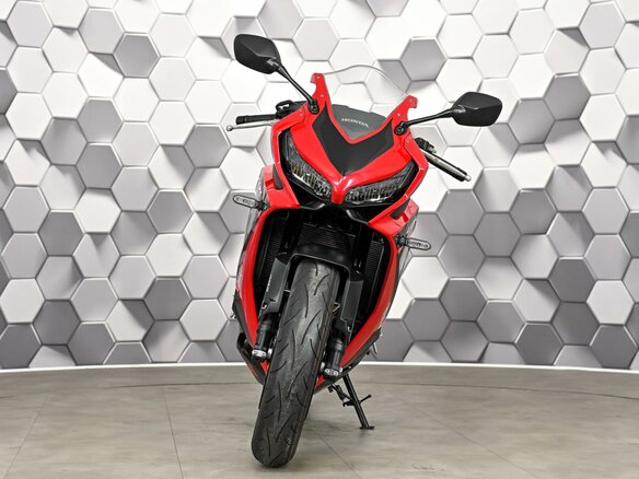 2023 Honda CBR 650R, красный, 999000 рублей - вид 4