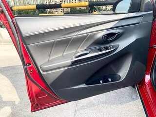 2022 Toyota Yaris L X XP150 Рестайлинг, красный, 1030202 рублей, вид 4