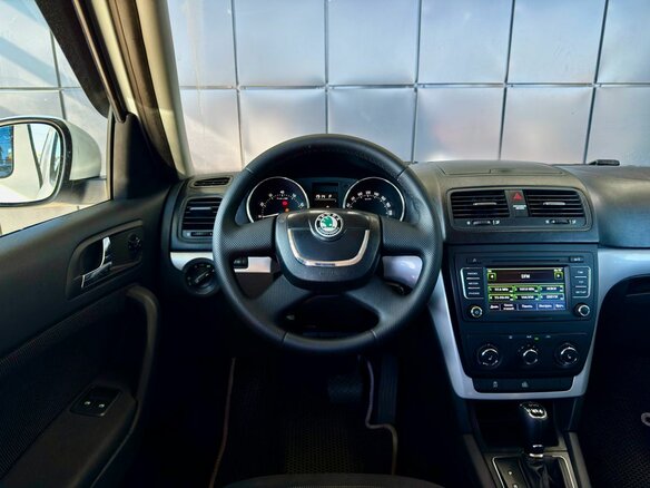 2013 Skoda Yeti I, белый, 899000 рублей - вид 17