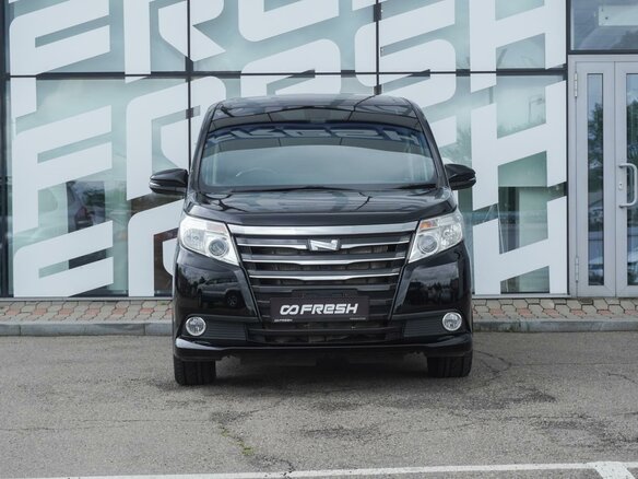 2017 Toyota Noah III (R80) Рестайлинг, чёрный, 2299000 рублей - вид 1