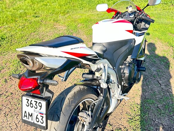 2008 Honda CBR 600RR, белый, 750000 рублей - вид 5