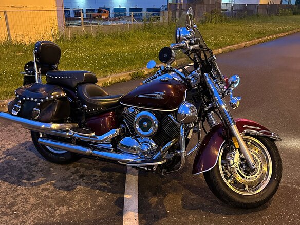 2006 Yamaha XVS1100, красный, 690000 рублей