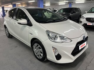 2015 Toyota Aqua I Рестайлинг, белый, 920000 рублей, вид 3