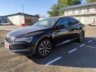 2024 Skoda Superb III Рестайлинг, чёрный, 2500000 рублей, вид 1