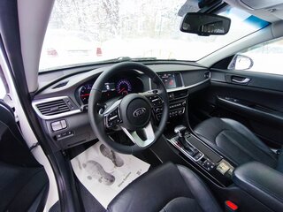 2018 Kia Optima IV Рестайлинг, белый, 1820000 рублей, вид 3