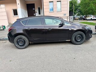 2013 Opel Astra J Рестайлинг, коричневый, 815000 рублей, вид 2