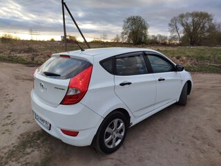 2011 Hyundai Solaris I, белый, 680000 рублей, вид 4