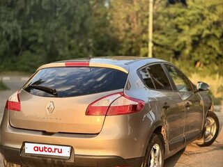 2012 Renault Megane III, бежевый, 560000 рублей, вид 4