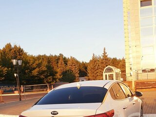 2019 Kia Optima IV Рестайлинг, белый, 2100000 рублей, вид 5