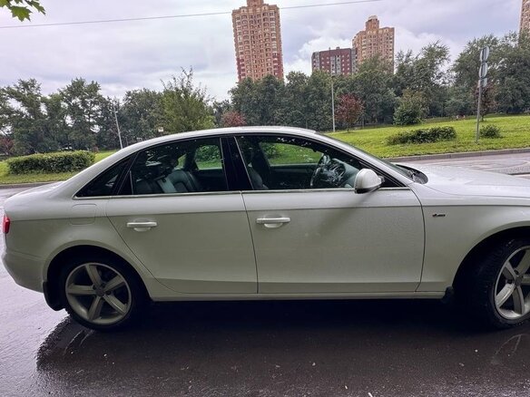 2011 Audi A4 IV (B8), белый - вид 5
