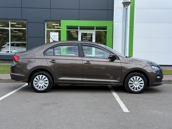 2020 Skoda Rapid II, коричневый - вид 3