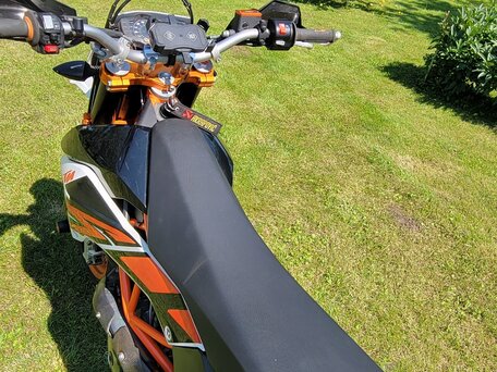 2017 KTM 690 SMC R, чёрный, 649000 рублей, вид 3
