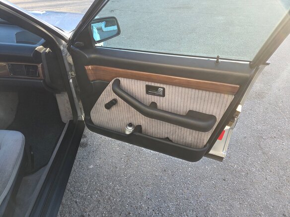 1990 Audi 100 III (C3) Рестайлинг, серебристый, 860000 рублей - вид 25