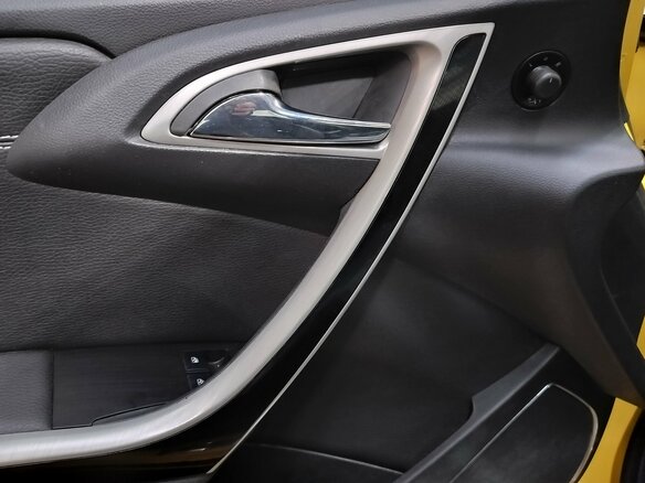 2012 Opel Astra GTC J Рестайлинг, жёлтый - вид 13