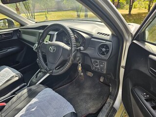 2017 Toyota Corolla Fielder XI (E160, E170) Рестайлинг 2, серебристый, 1200000 рублей, вид 3