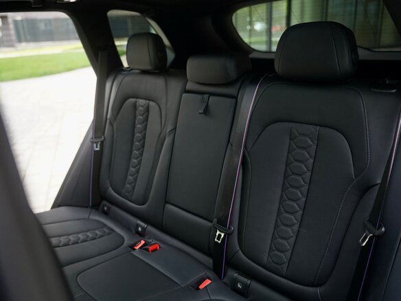 2023 BMW X5 M Competition III (F95) Рестайлинг, чёрный - вид 11