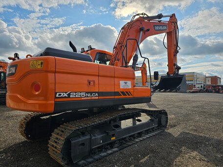 2025 Develon DX225, оранжевый, 15619236 рублей, вид 4