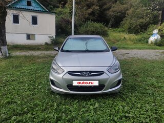 2013 Hyundai Solaris I, серебристый, 830000 рублей, вид 2
