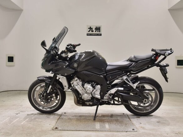 2011 Yamaha FZ1, серый, 551000 рублей
