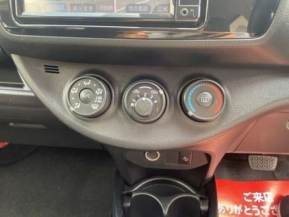 2018 Toyota Vitz III (XP130) Рестайлинг, серый, 990000 рублей - вид 17