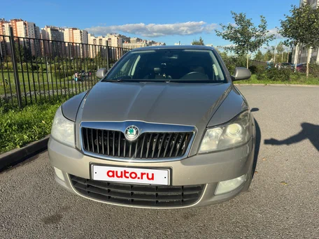 2011 Skoda Octavia II (A5) Рестайлинг, серебристый, 550000 рублей, вид 1