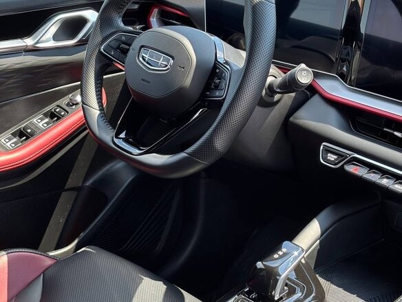 2023 Geely Coolray (Binyue Cool) I Рестайлинг, белый - вид 18