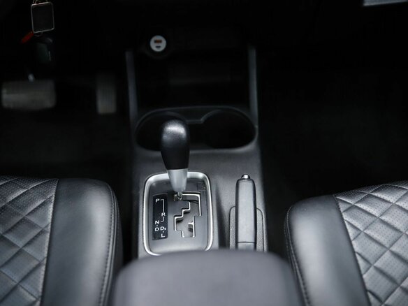 2015 Mitsubishi Outlander III Рестайлинг 2, белый - вид 13