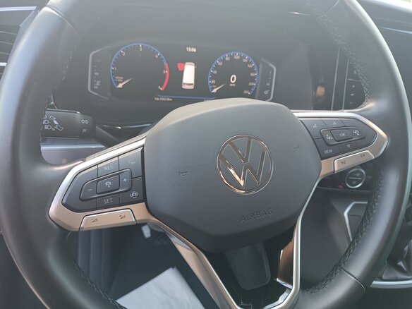 2022 Volkswagen Multivan T6 Рестайлинг, чёрный, 10300000 рублей - вид 7