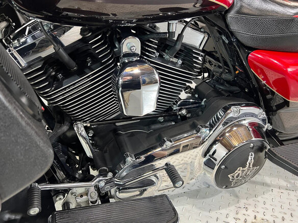 2010 Harley-Davidson Electra Glide, пурпурный, 1200000 рублей - вид 20