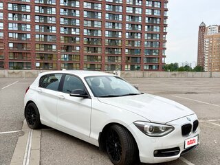 2012 BMW 1 серии 118i II (F20/F21), белый, 1500000 рублей, вид 3