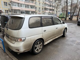 1998 Toyota Gaia, белый, 650000 рублей, вид 4