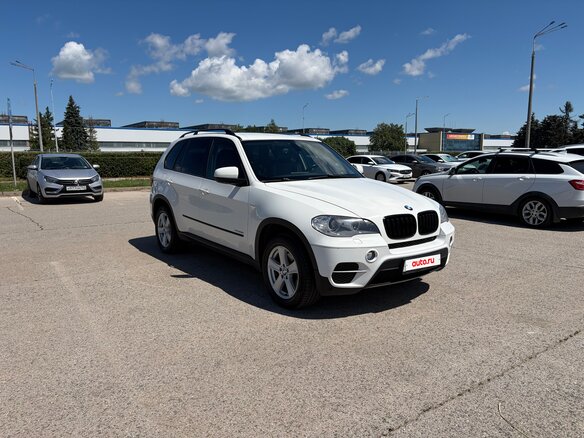 2013 BMW X5 35i II (E70) Рестайлинг, белый, 1940000 рублей - вид 3