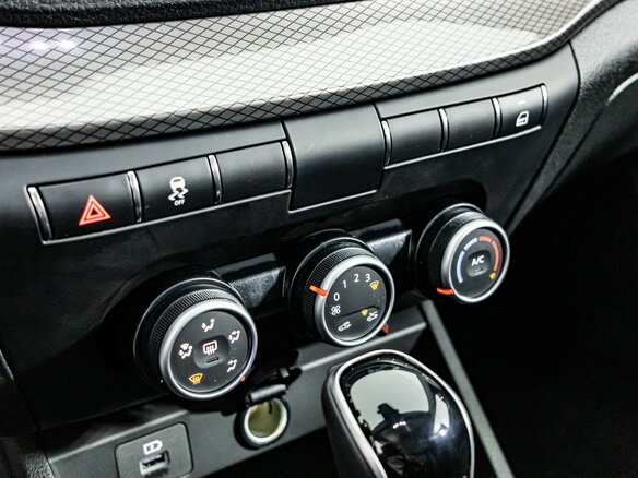 2026 Lada (ВАЗ) Vesta I Рестайлинг (NG), белый - вид 20