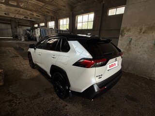 2021 Toyota RAV4 V (XA50), белый, 3870000 рублей, вид 4