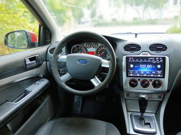 2011 Ford Focus II Рестайлинг, красный - вид 8