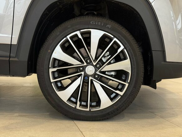 2025 Changan CS35 Plus I Рестайлинг, серебристый - вид 16