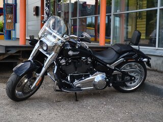 2023 Harley-Davidson Fat Boy, чёрный, 3650000 рублей, вид 3