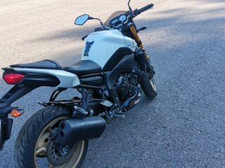 2011 Yamaha FZ8, белый, 560000 рублей, вид 2