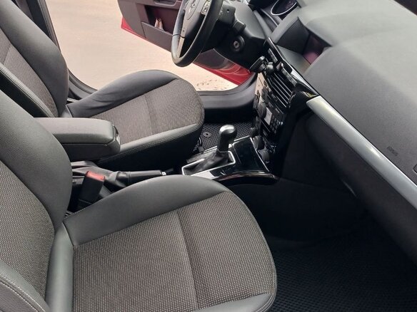 2012 Opel Astra H Рестайлинг, красный, 690000 рублей - вид 6