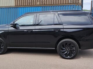 2025 Lincoln Navigator V, чёрный, 18988000 рублей, вид 5