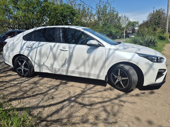 2020 Kia Cerato IV, белый, 1670000 рублей - вид 2