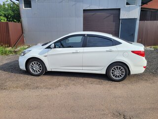 2014 Hyundai Solaris I, белый, 595000 рублей, вид 4