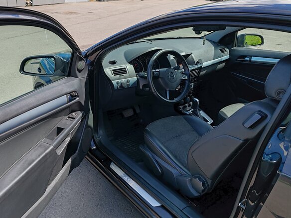 2008 Opel Astra GTC H Рестайлинг, чёрный, 540000 рублей - вид 11