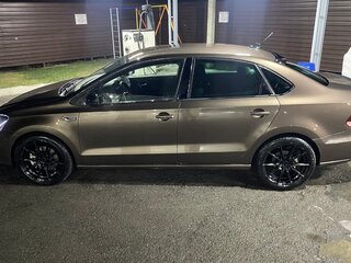2019 Volkswagen Polo V Рестайлинг, коричневый, 1020000 рублей, вид 4