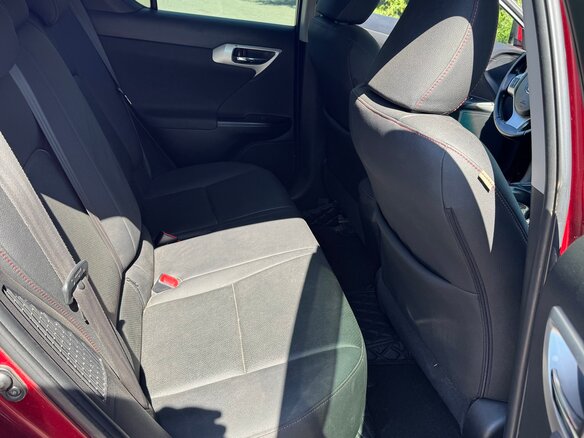 2011 Lexus CT 200h I, красный, 1700000 рублей - вид 11