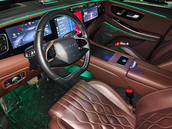 2023 Exeed VX I Рестайлинг, чёрный, 3999000 рублей - вид 3