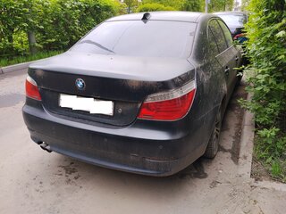 2008 BMW 5 серии 525i V (E60/E61) Рестайлинг, чёрный, 900000 рублей, вид 3