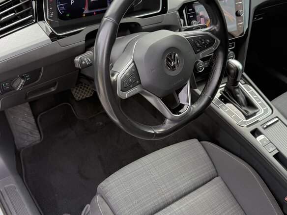 2019 Volkswagen Passat B8 Рестайлинг, белый, 2530000 рублей - вид 35